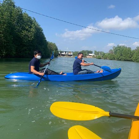 Golden River Resort Сиханоуквил Екстериор снимка