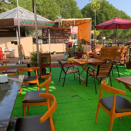Golden River Resort Сиханоуквил Екстериор снимка
