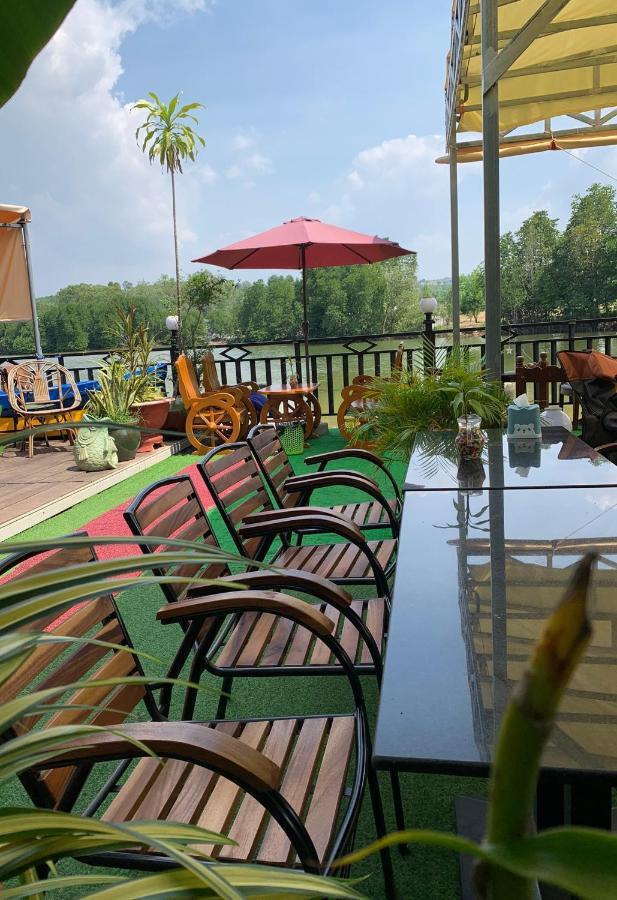 Golden River Resort Сиханоуквил Екстериор снимка
