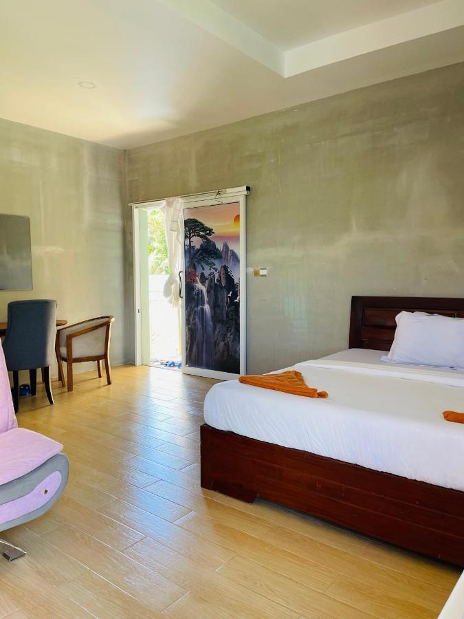 Golden River Resort Сиханоуквил Екстериор снимка