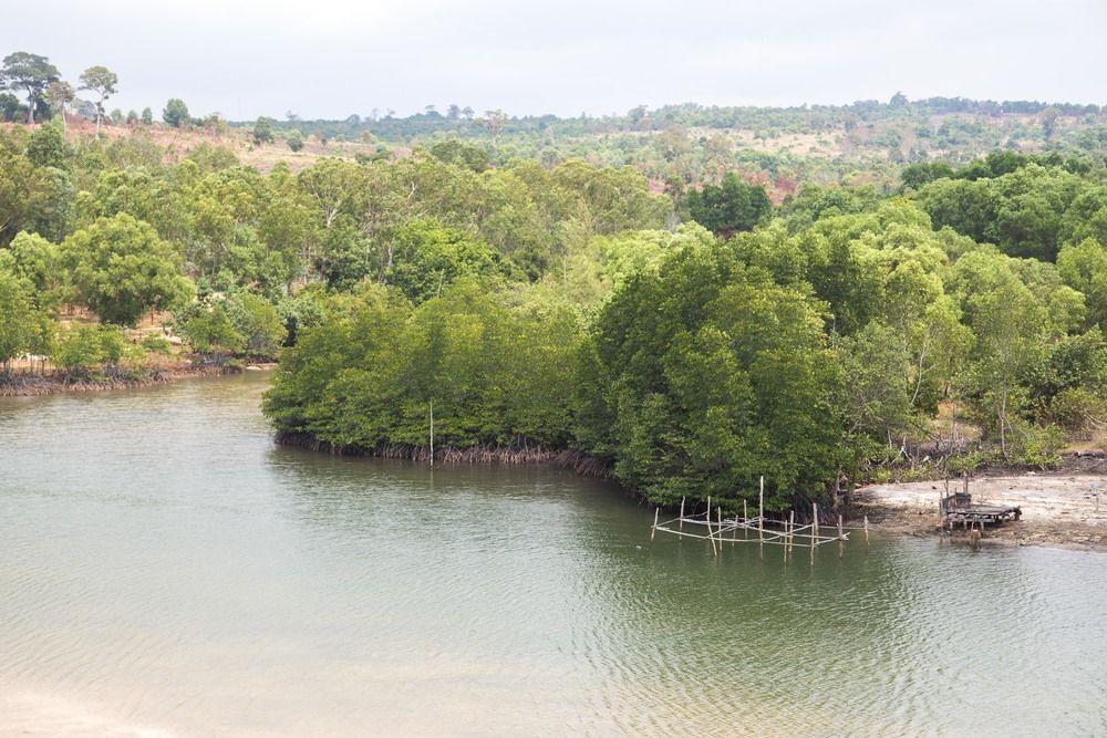 Golden River Resort Сиханоуквил Екстериор снимка