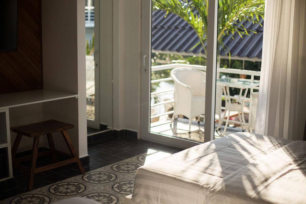 Golden River Resort Сиханоуквил Екстериор снимка