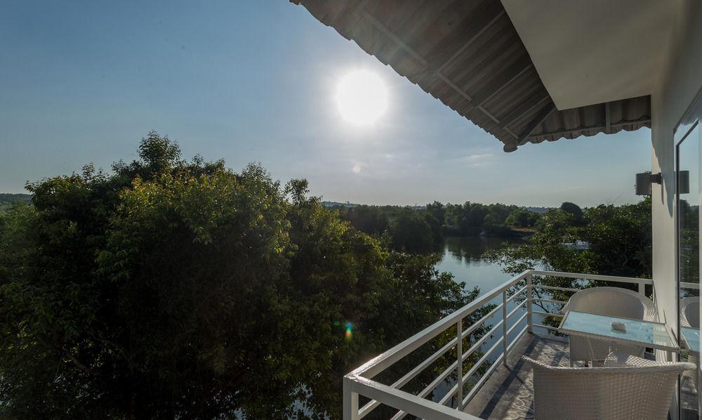 Golden River Resort Сиханоуквил Екстериор снимка