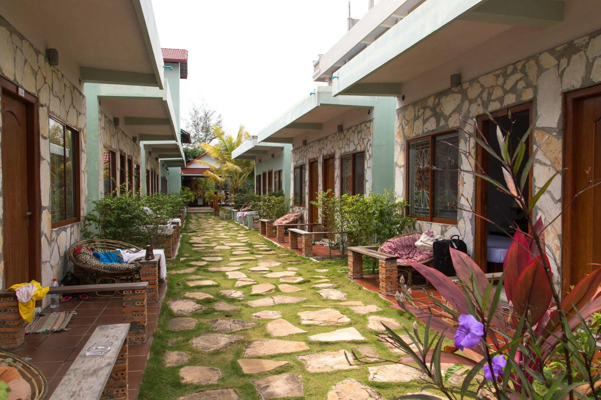 Golden River Resort Сиханоуквил Екстериор снимка