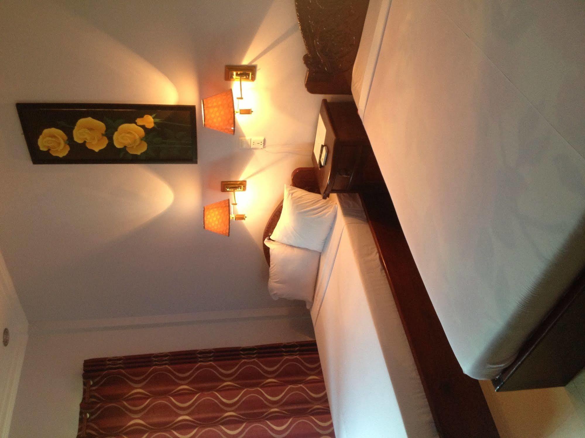 Golden River Resort Сиханоуквил Екстериор снимка