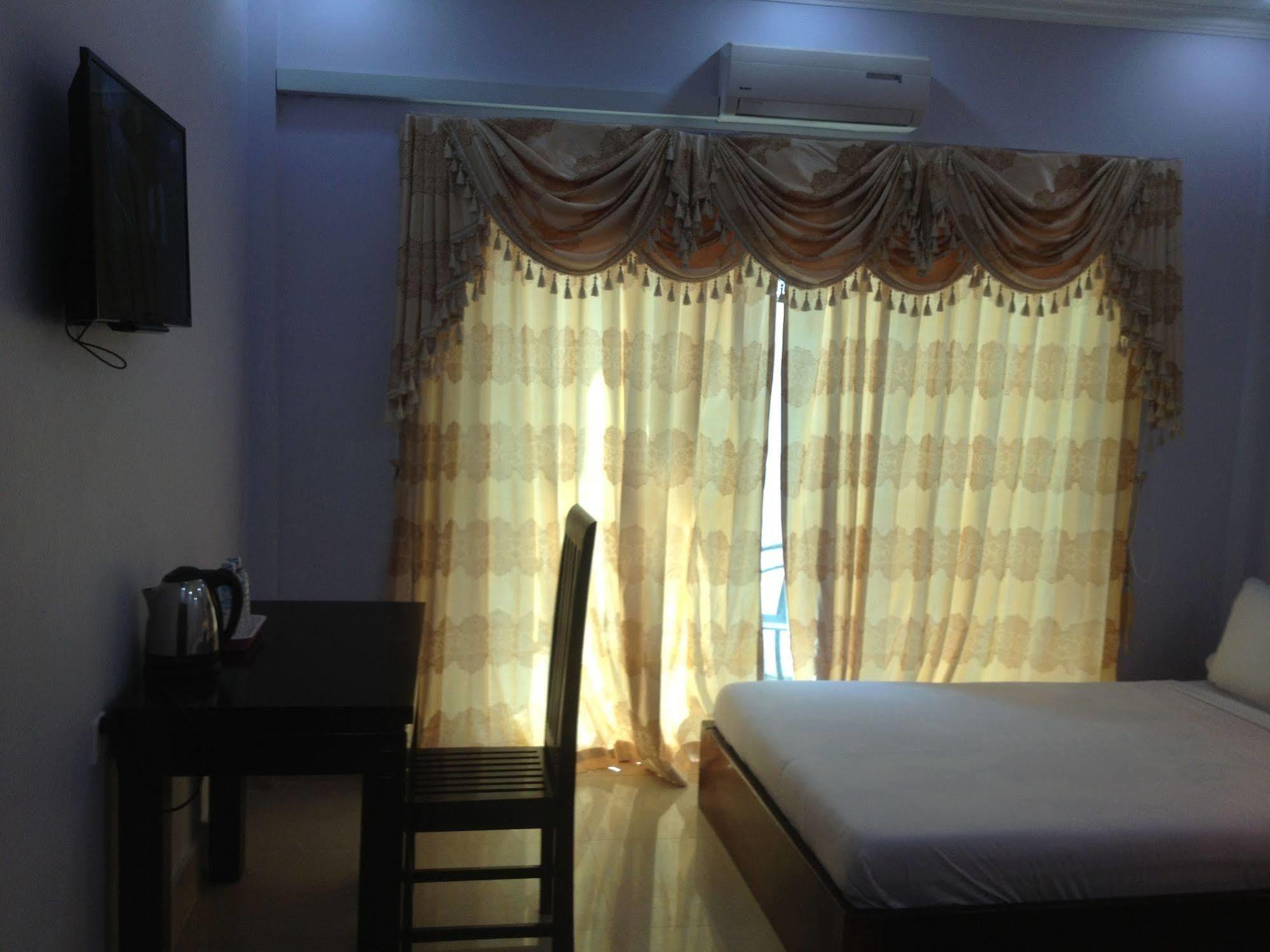 Golden River Resort Сиханоуквил Екстериор снимка