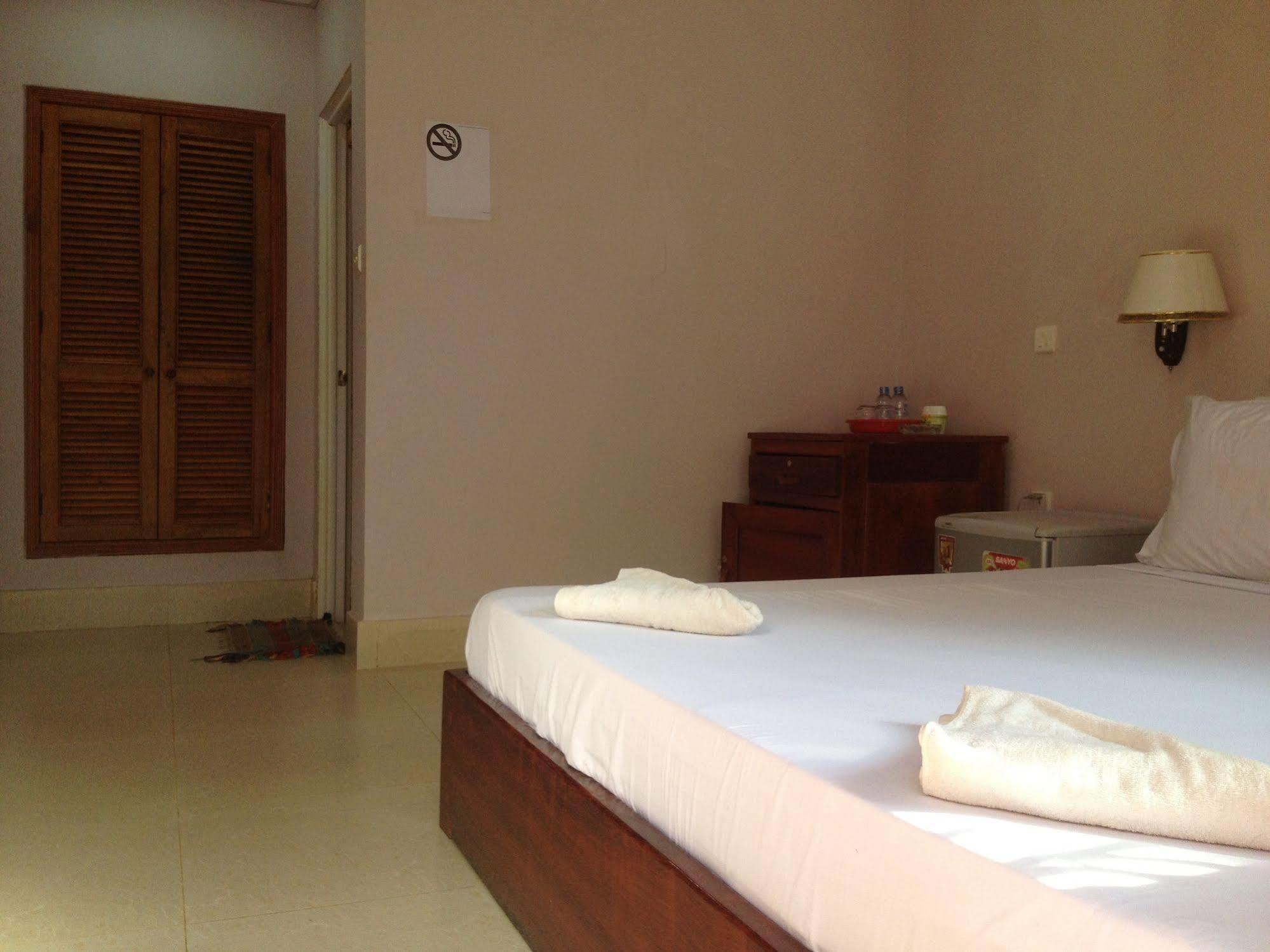 Golden River Resort Сиханоуквил Екстериор снимка